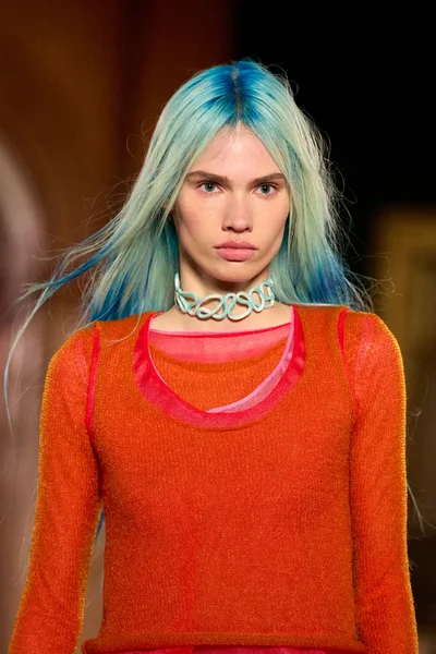 Look 93